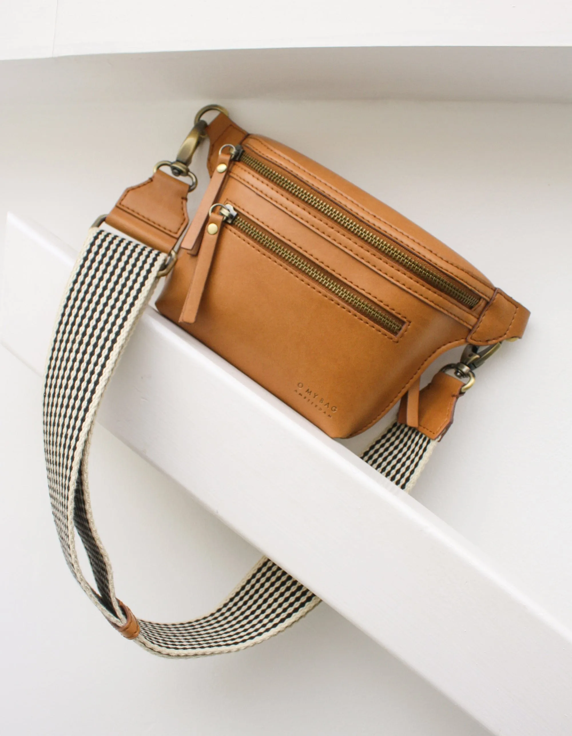 Beck's Apple Leather Vegan Bum Bag | Cognac