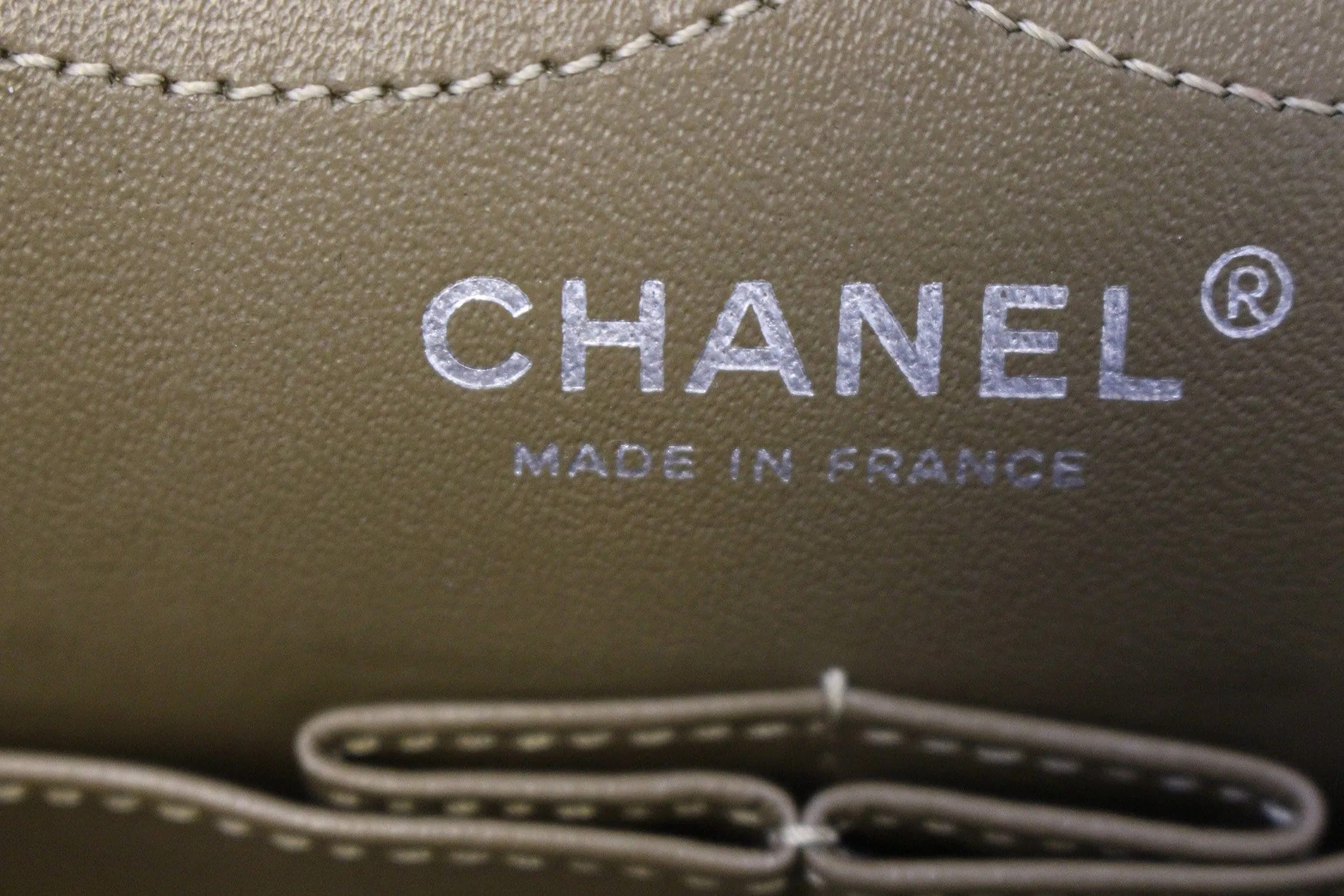 CHANEL Bronze 2.55 Reissue Quilted Classic Calfskin Leather 225 Flap Bag