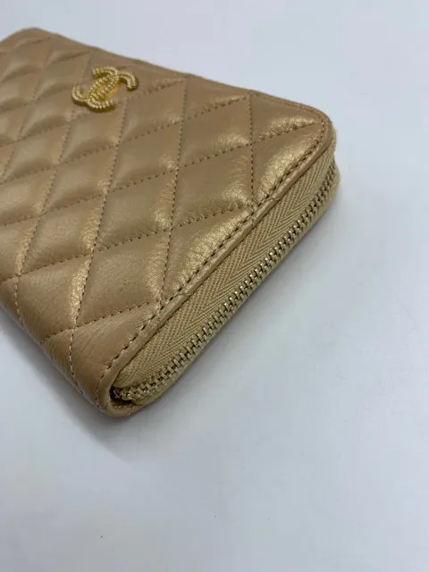 Chanel Champagne Calfskin 2014-2015 Coco Chanel Medallion Wallet