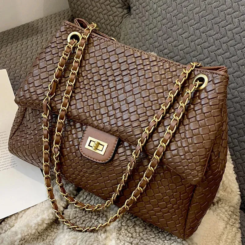 Chic Urban Weave: 2024 Women's Large Capacity Crossbody Bag with Minimalist Flair and Chain Detail