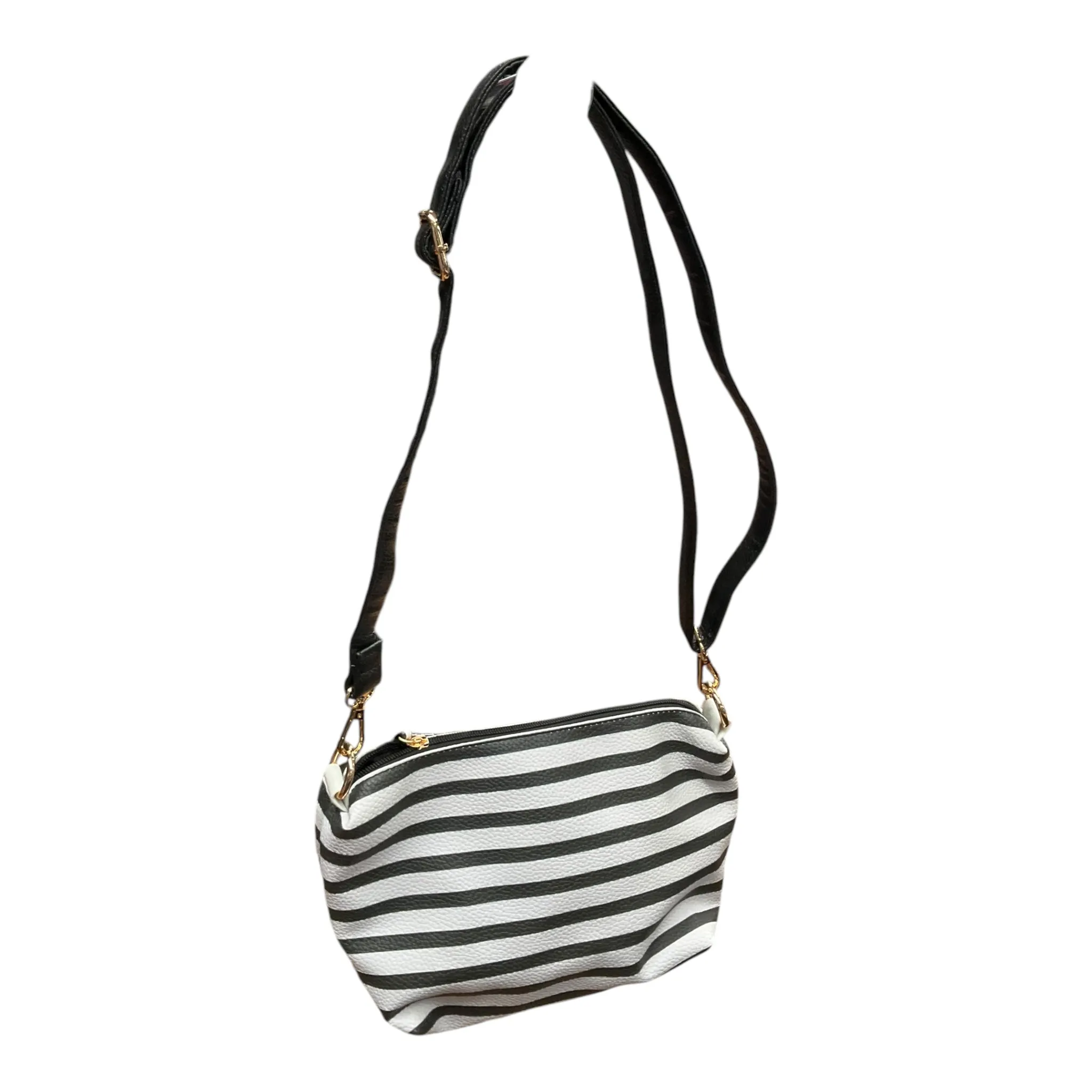 Crossbody By Clothes Mentor, Size: Medium