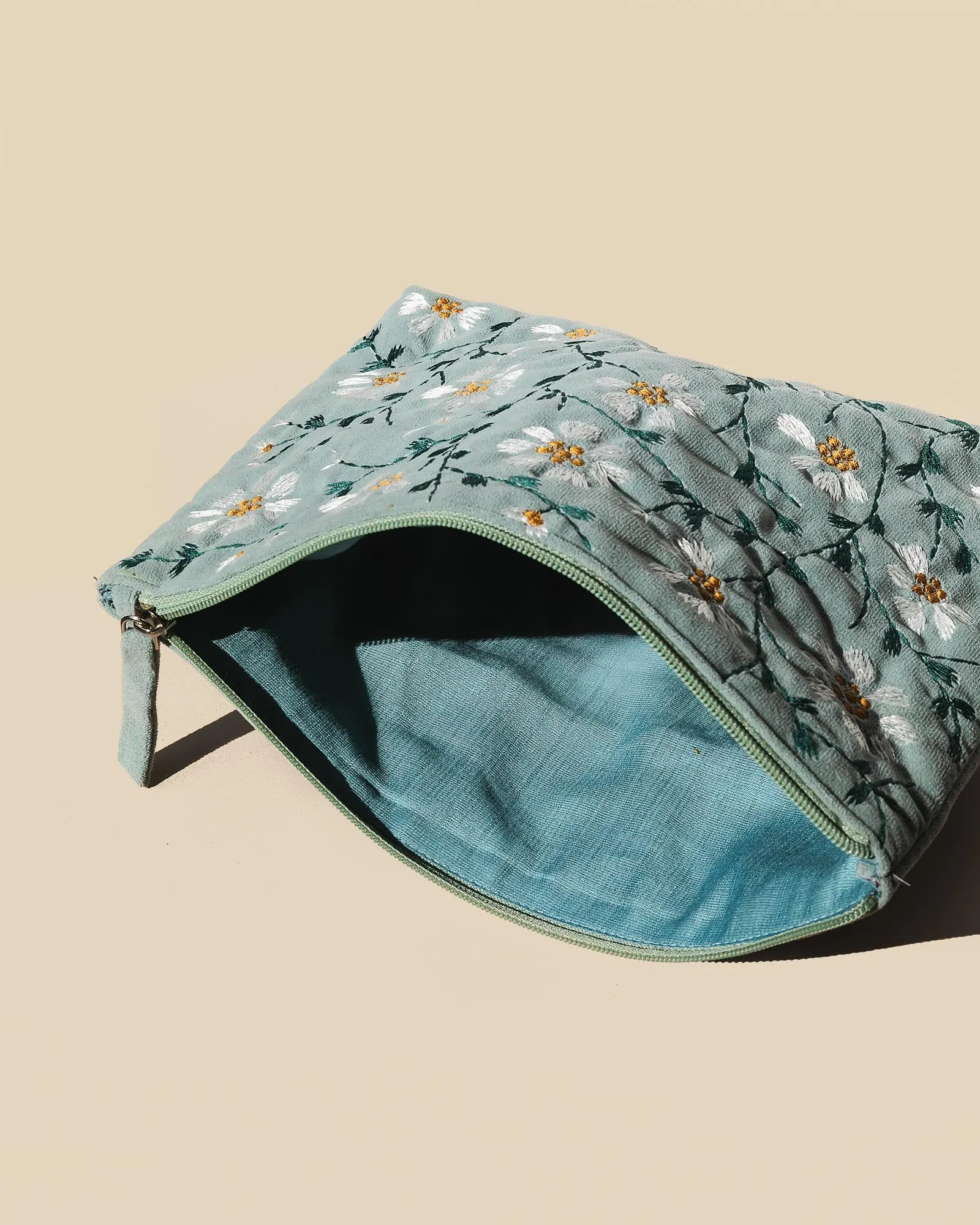 Everyday Daisy Pouch