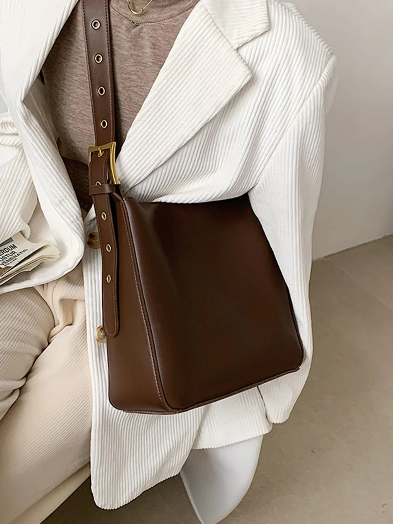 Eyelet Detail Minimalist Shoulder Bag - Coffee Brown