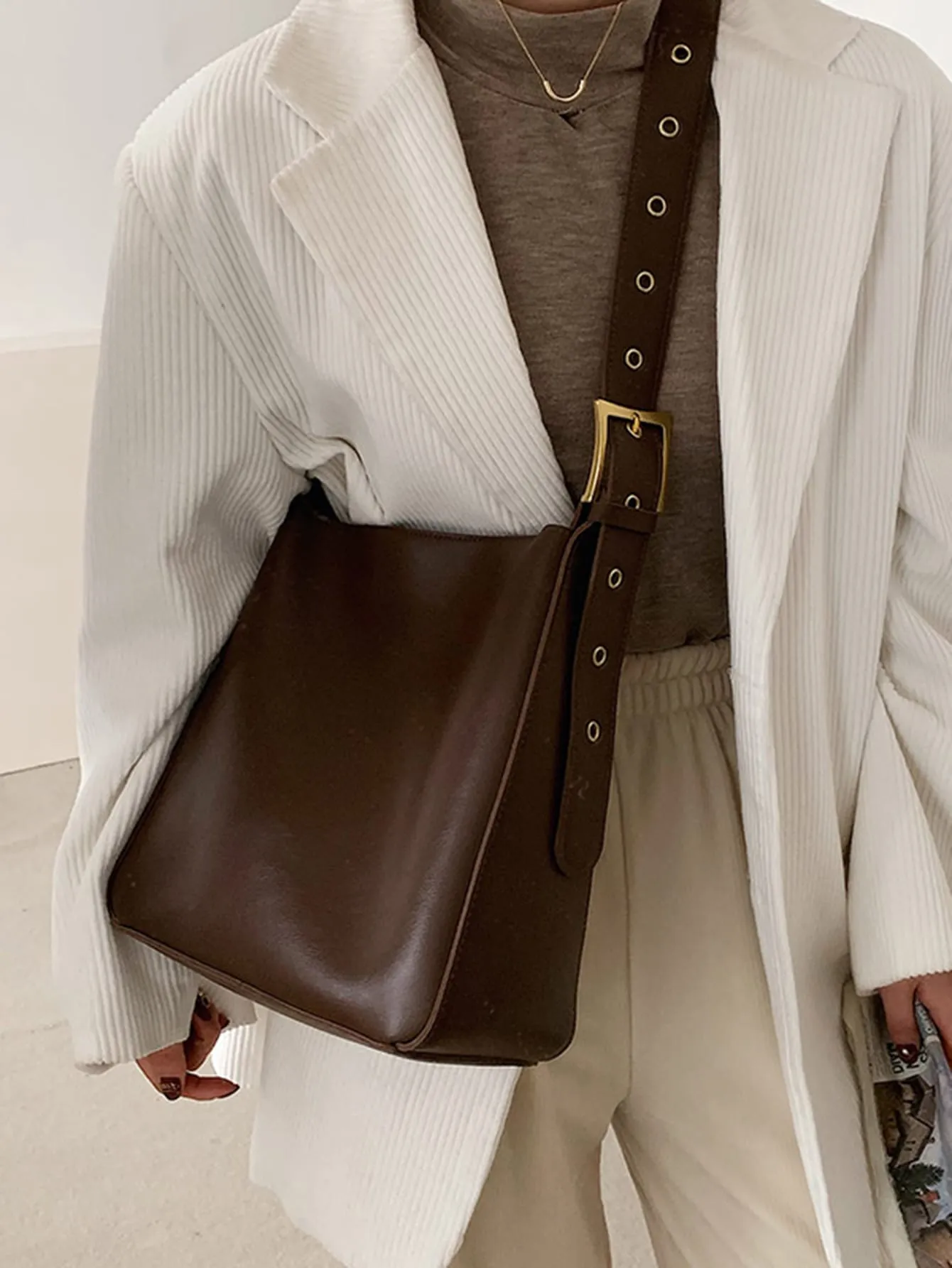 Eyelet Detail Minimalist Shoulder Bag - Coffee Brown