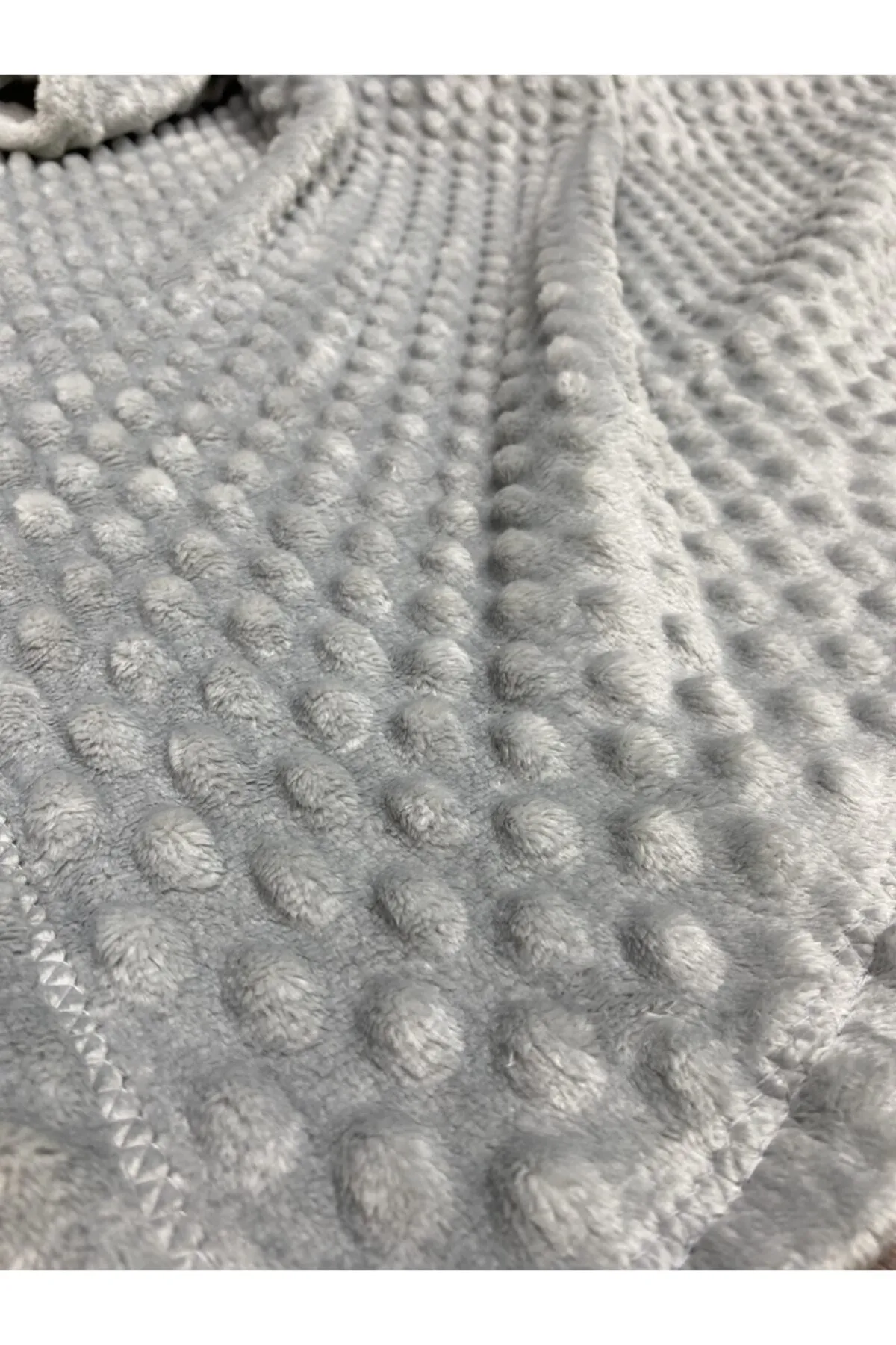 Gemma Design Premium Faux Fur Dotted Waffle Throw