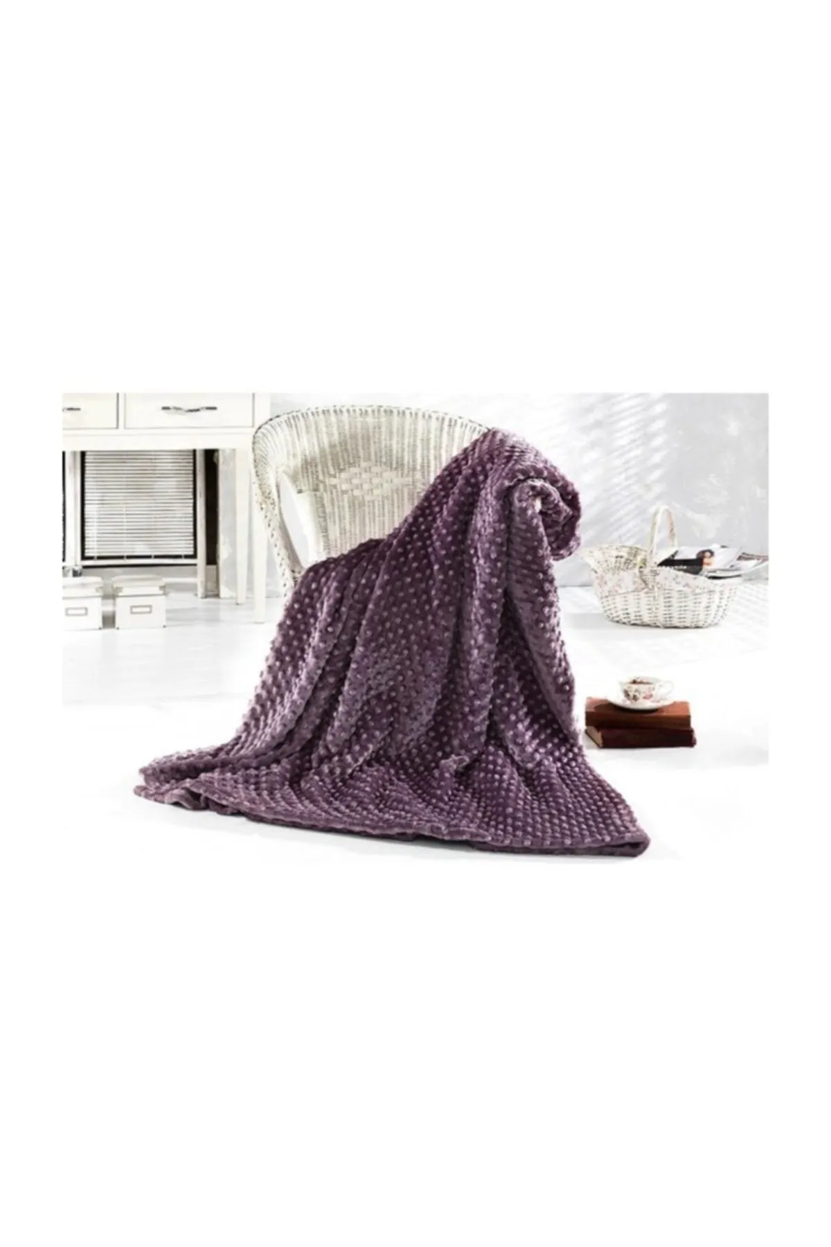 Gemma Design Premium Faux Fur Dotted Waffle Throw