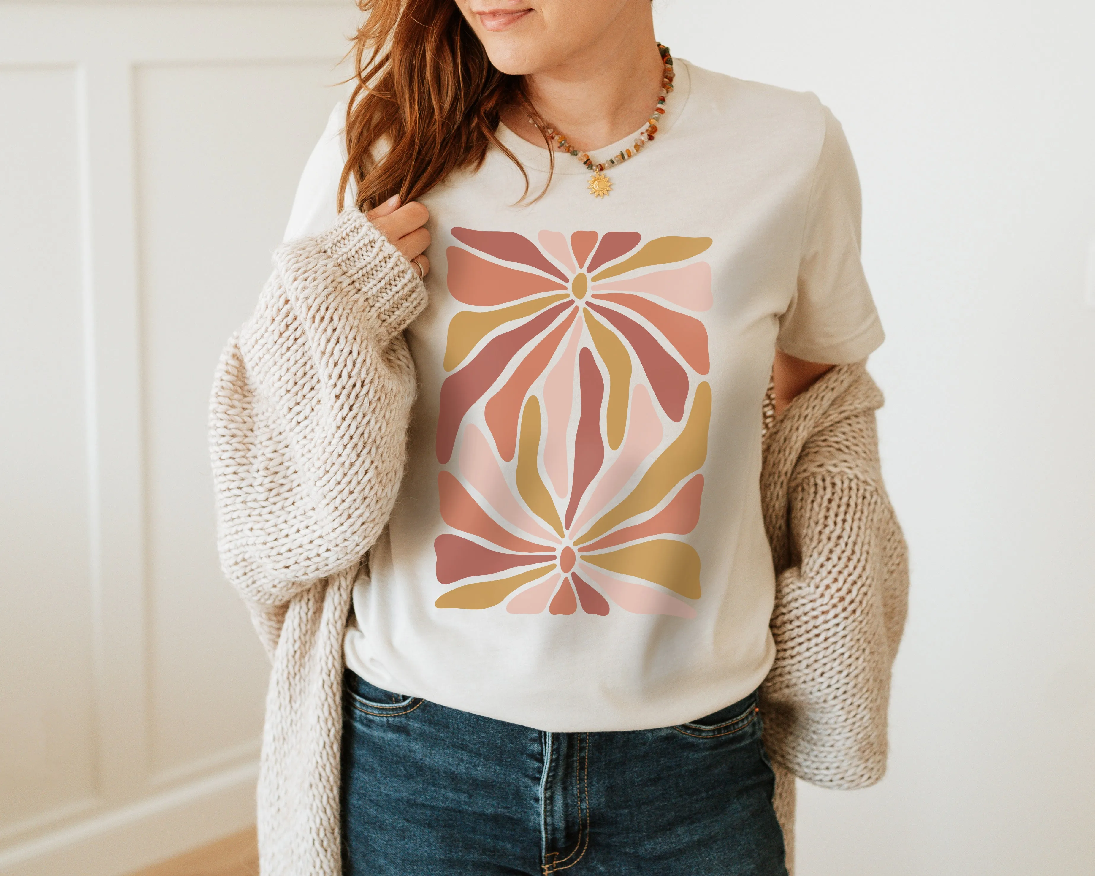 GROOVY PEACH FLOWER PATTERN TEE