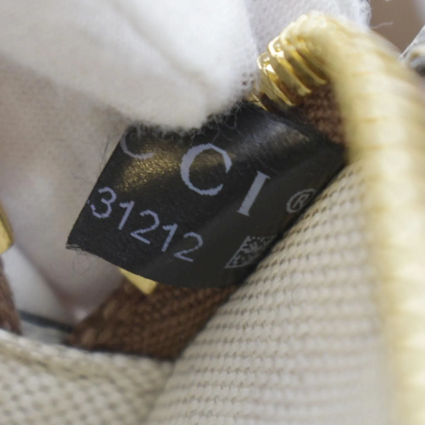 GUCCI Interlocking G Supreme Canvas Belt Bag Beige 682933