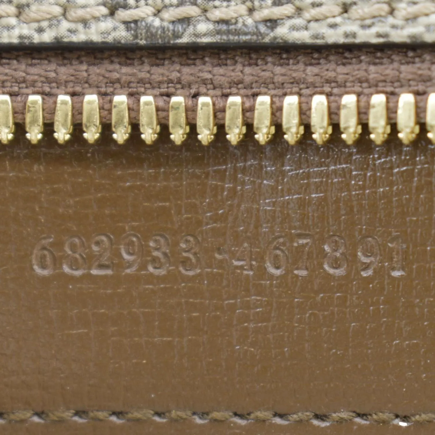 GUCCI Interlocking G Supreme Canvas Belt Bag Beige 682933