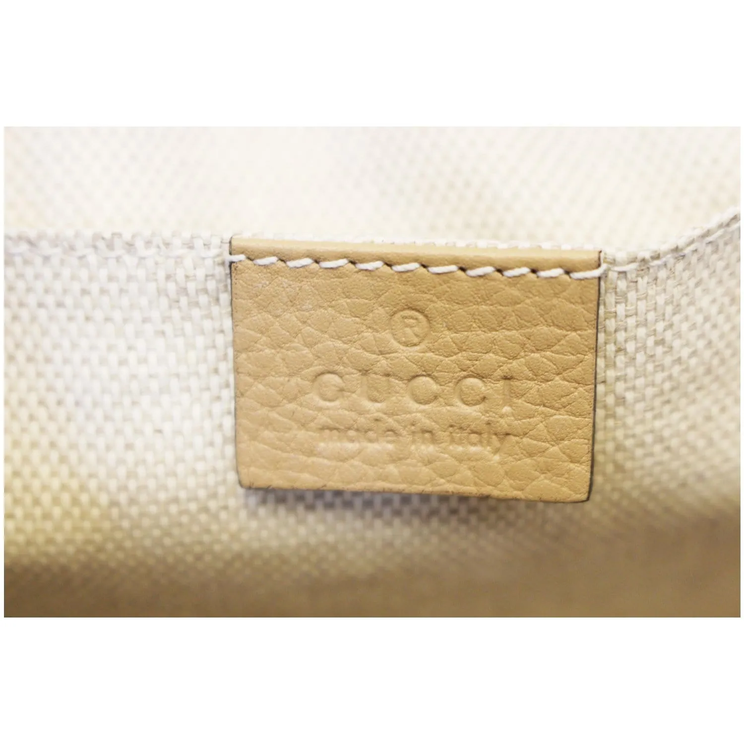 GUCCI Soho Disco Pebbled Leather Small Crossbody Bag