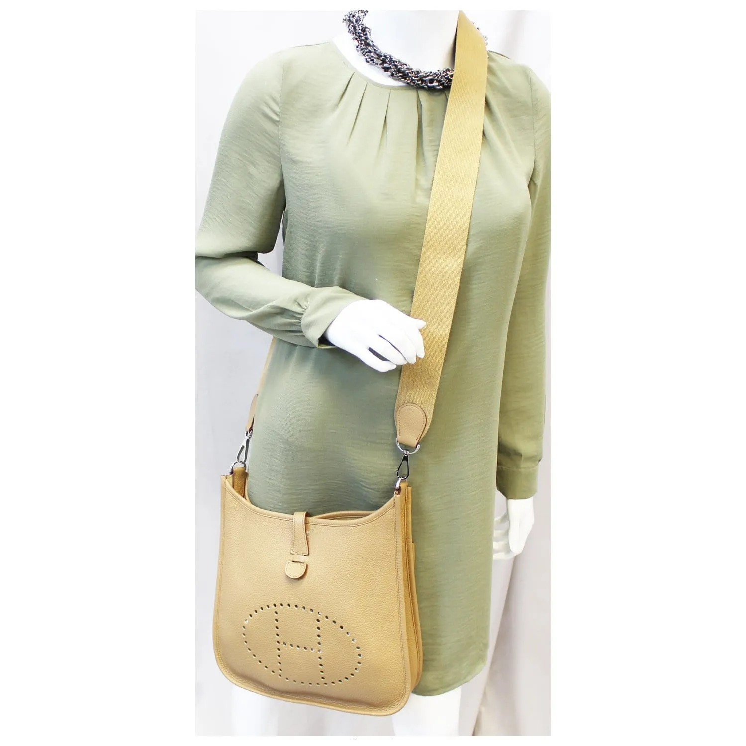 HERMES Evelyne PM Clemence Leather Shoulder Crossbody Bag Beige