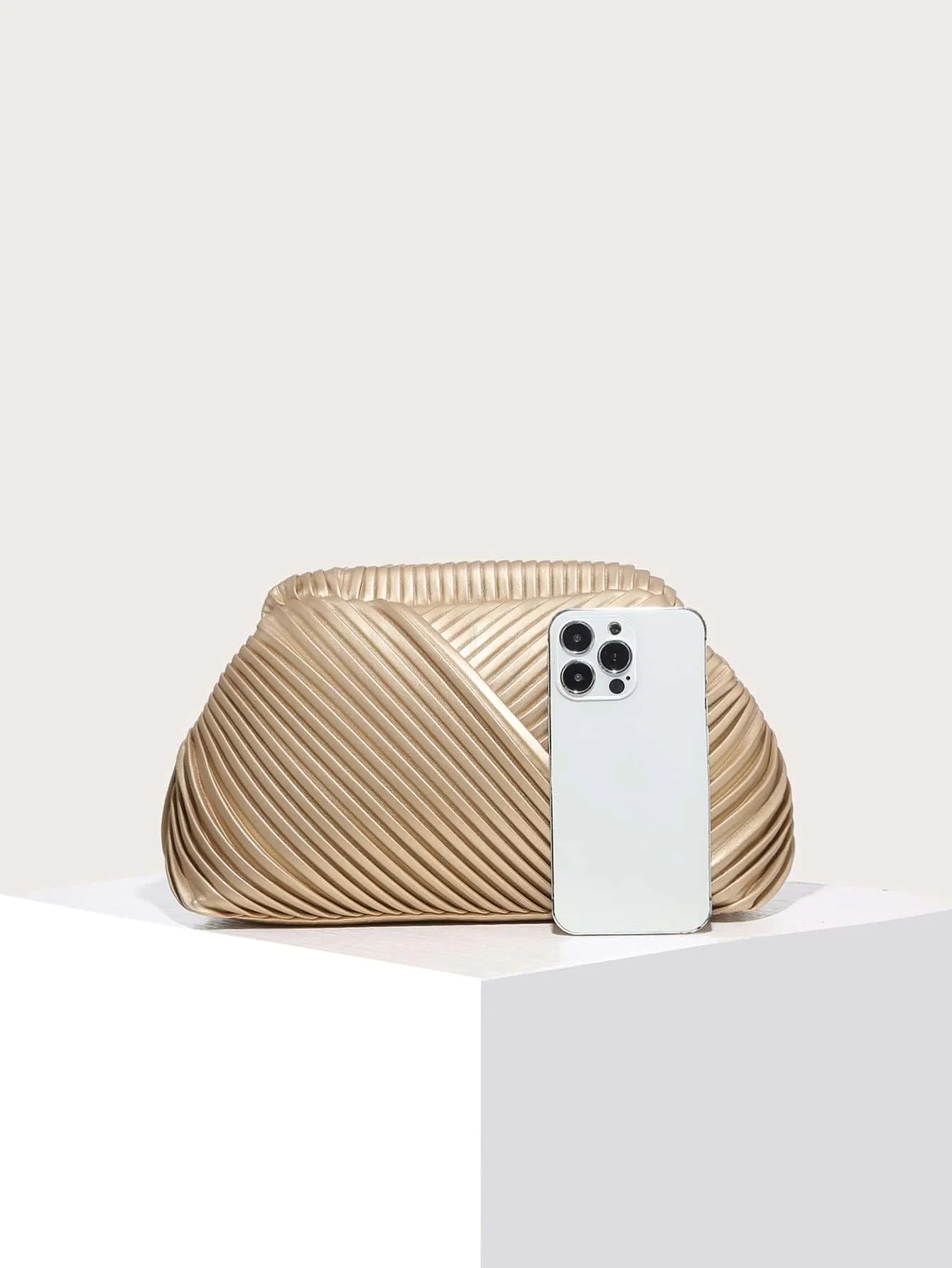 Minimalist Ruched Bag - ᗰ'₂₂ - Gold