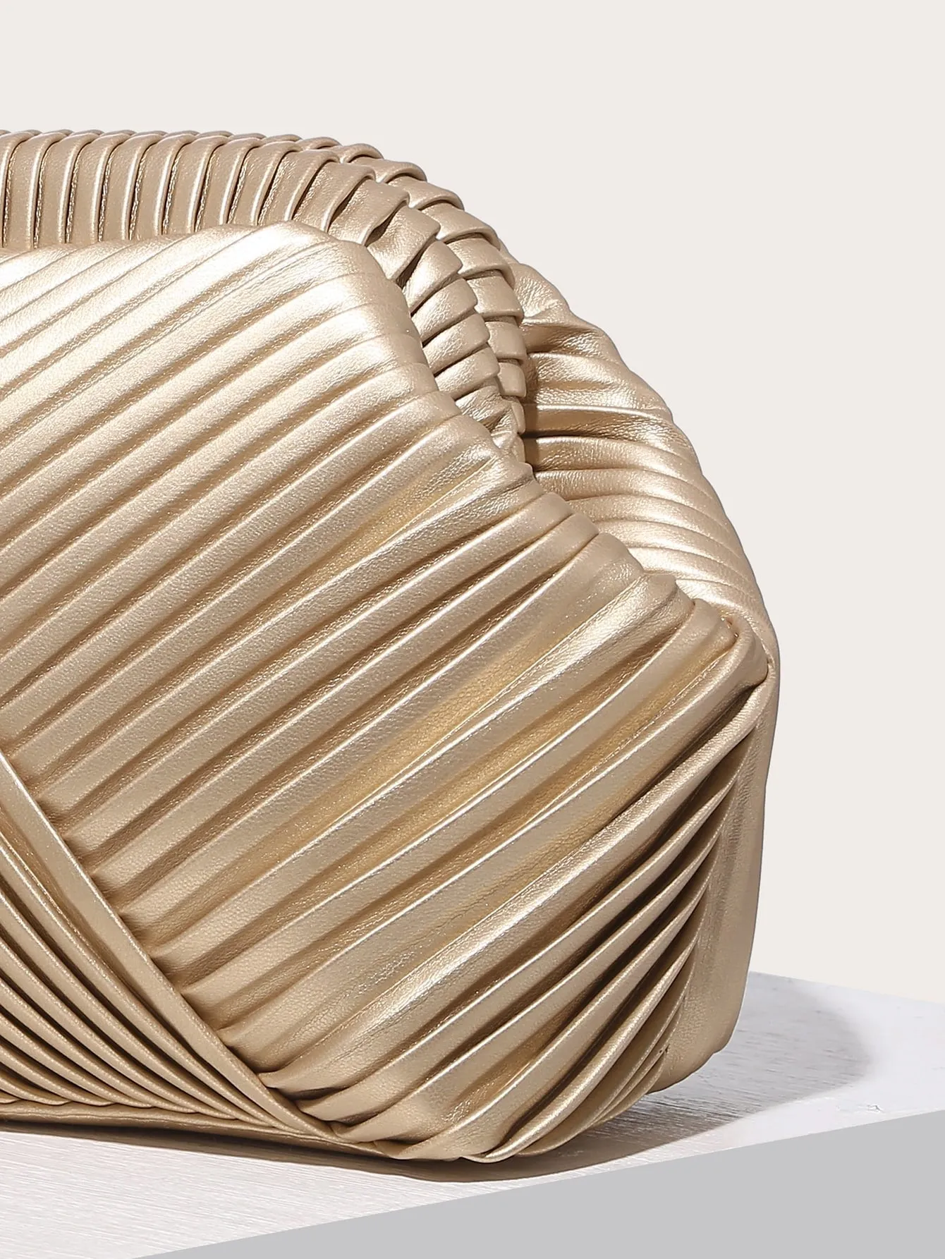 Minimalist Ruched Bag - ᗰ'₂₂ - Gold