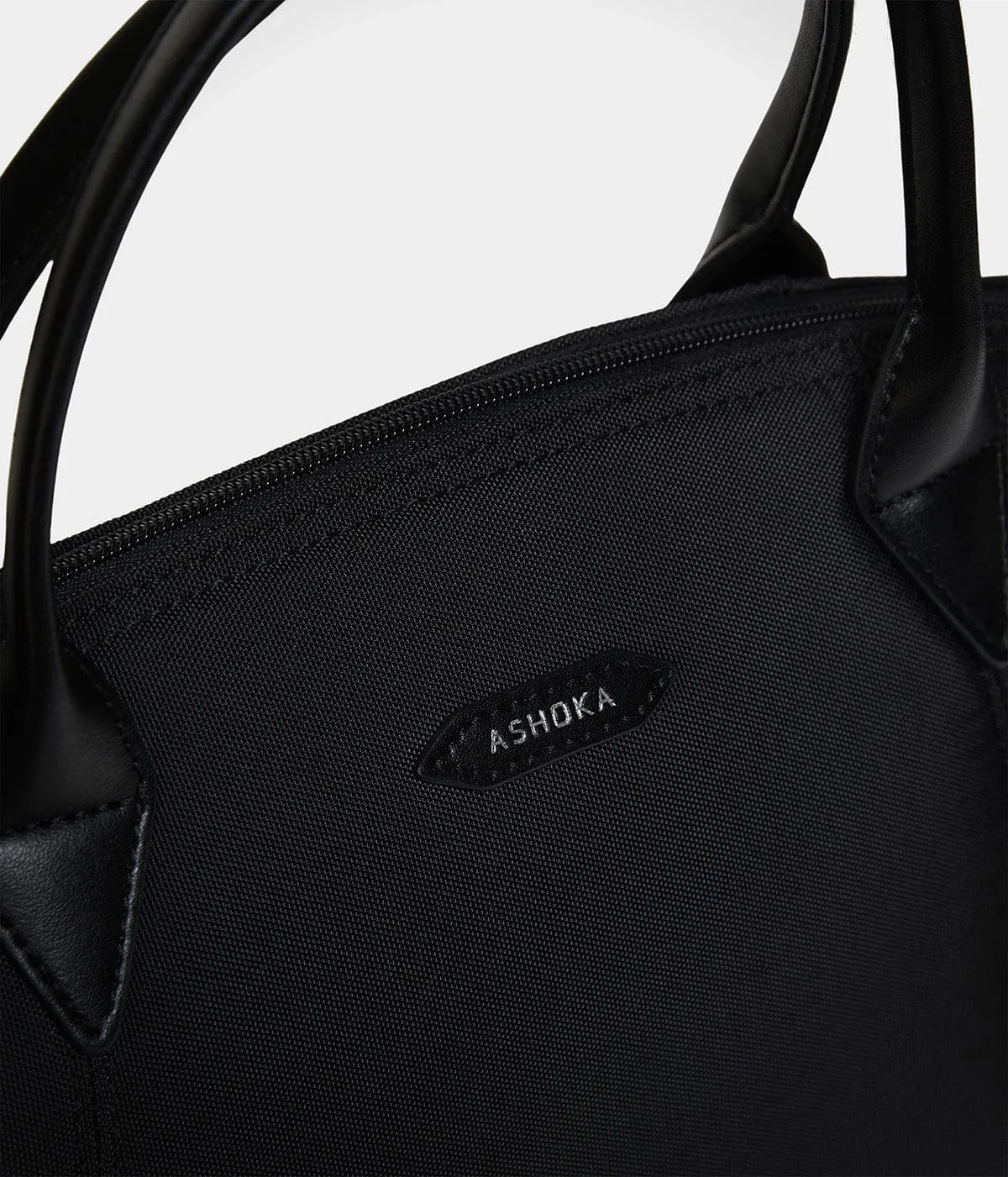 Pretty Apple Skin & Nylon Shoulder Bag | Black