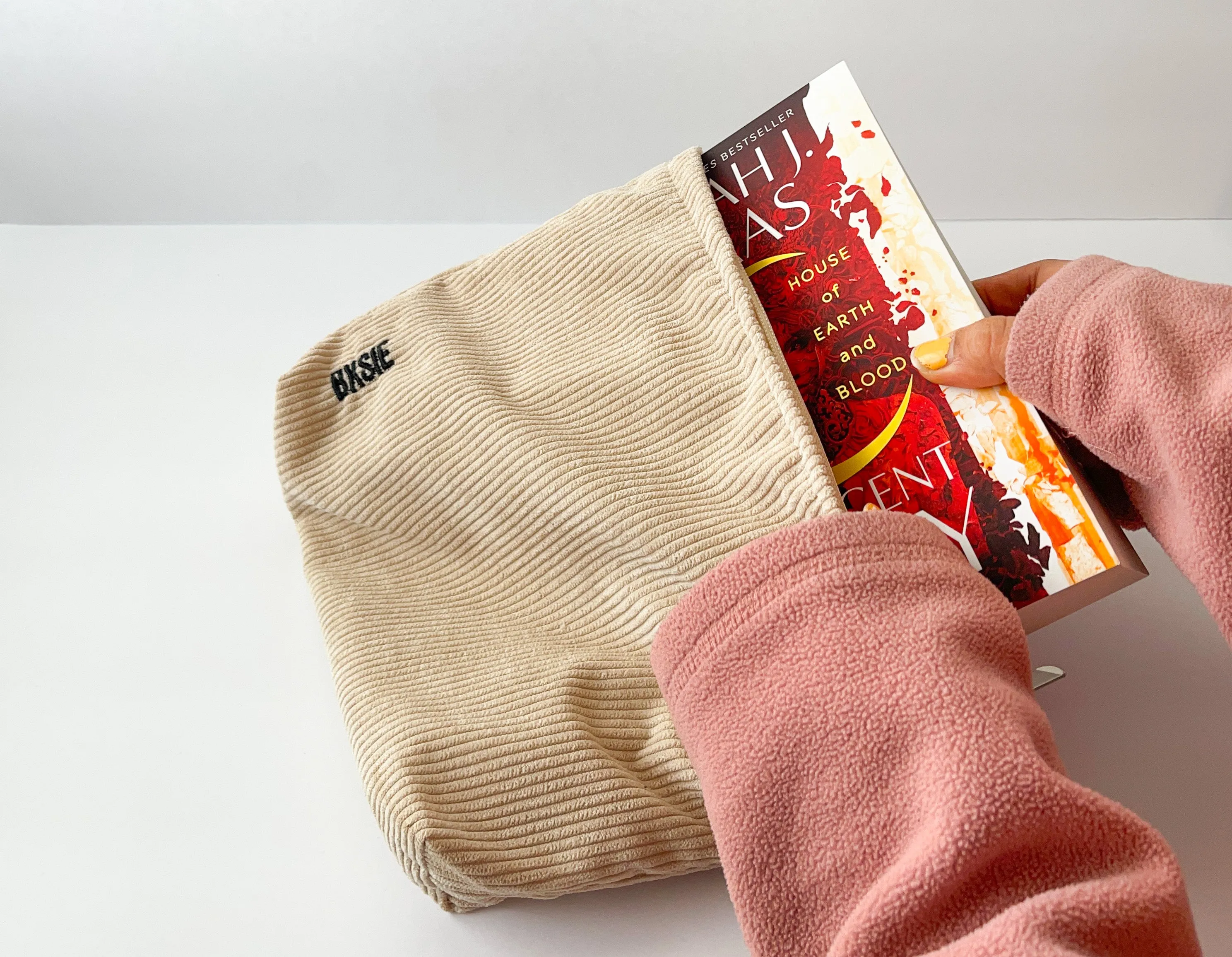 THE VOYAGER POUCH IN NUDE